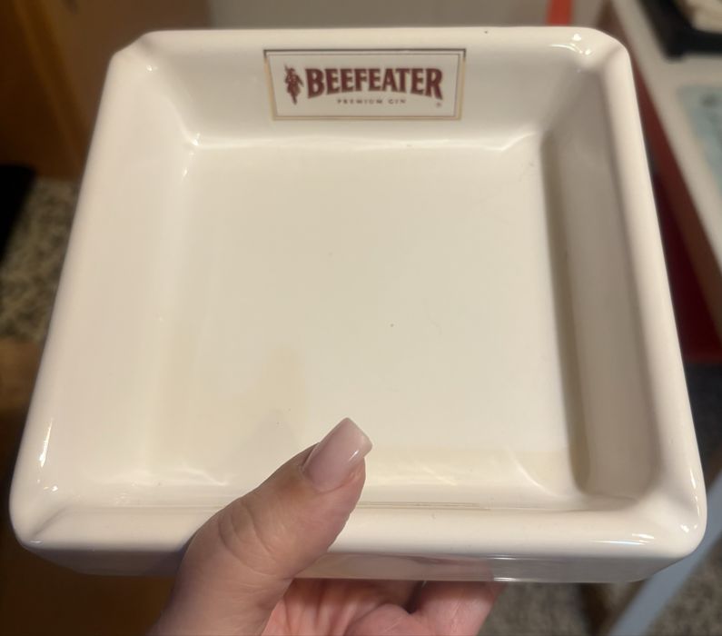Cinzeiro Beefeater, colecionável, como novo.