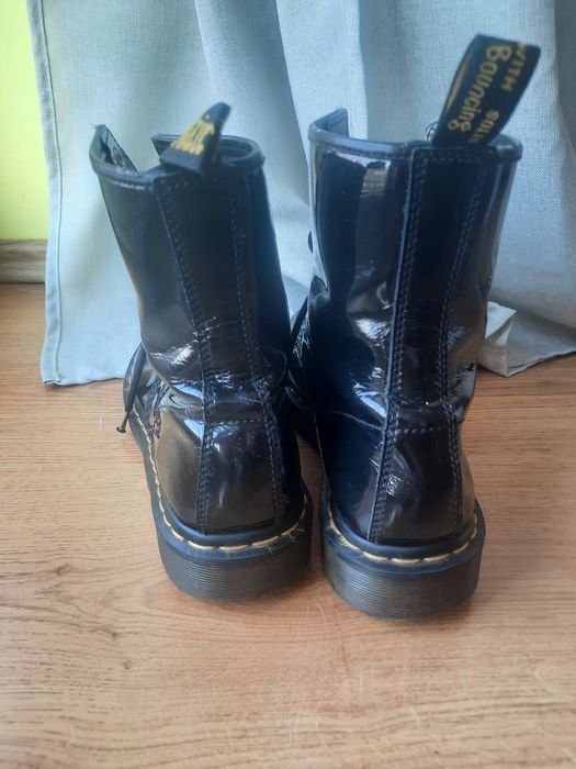 Martensy lakierowane 40