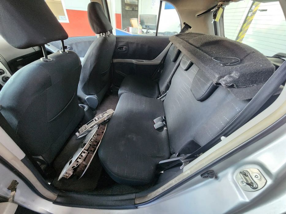Toyota Yaris 1.0 de 2007 ás peças.