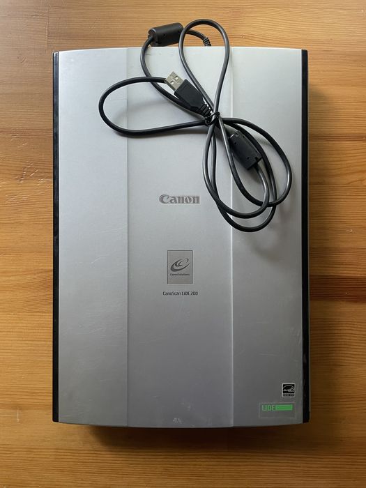中古】（非常に良い）Canon CanoScan LiDE 200 2924B001 中古】Canon  