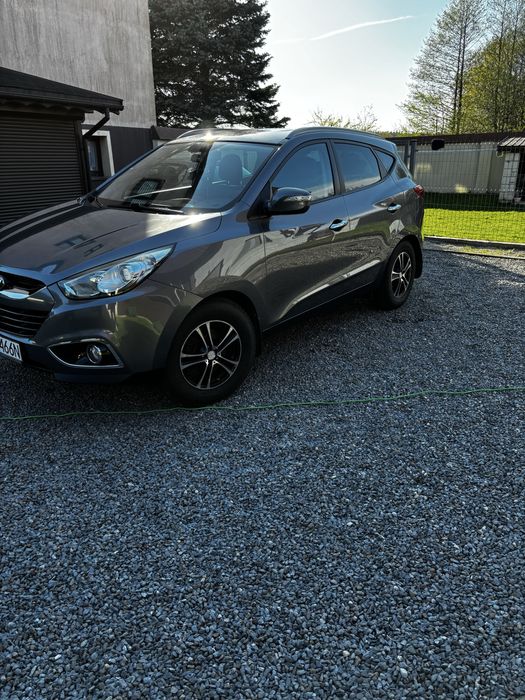 Hyundai IX35 2.0 Crdi 4 WD doinwestowany komplet opon zima lato na alufelgach