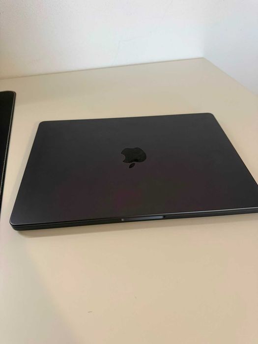 [ VENDO ] Apple MacBook Pro 14" M4 em cor Space Black (Preto Sideral)  C/Novo