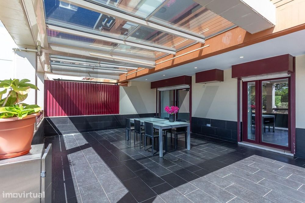 Apartamento T4 |  Parque dos Poetas l Terraço  com 50m2 e Box com  2 l