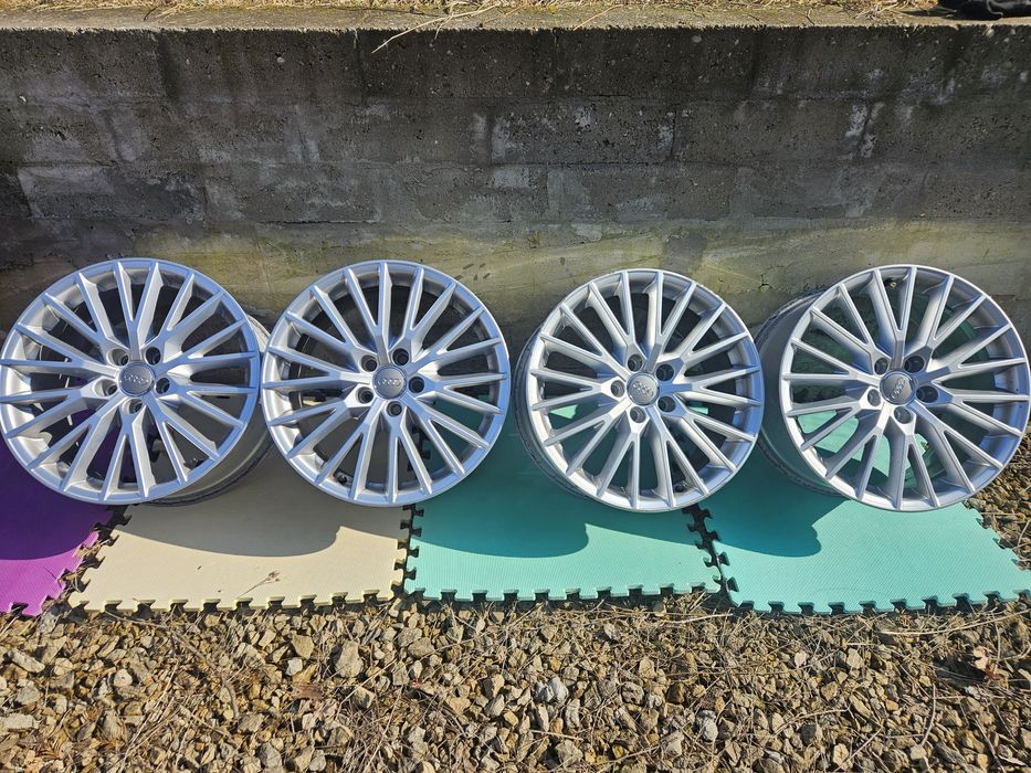 Felgi aluminiowe oryginalne AUDI 8S0 A3 A4 A6 TT Q3