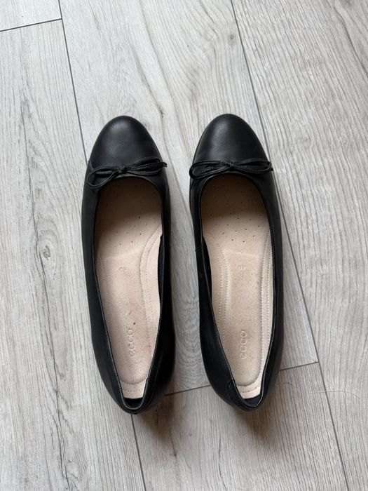 Балетки женские черные кожаные Ecco