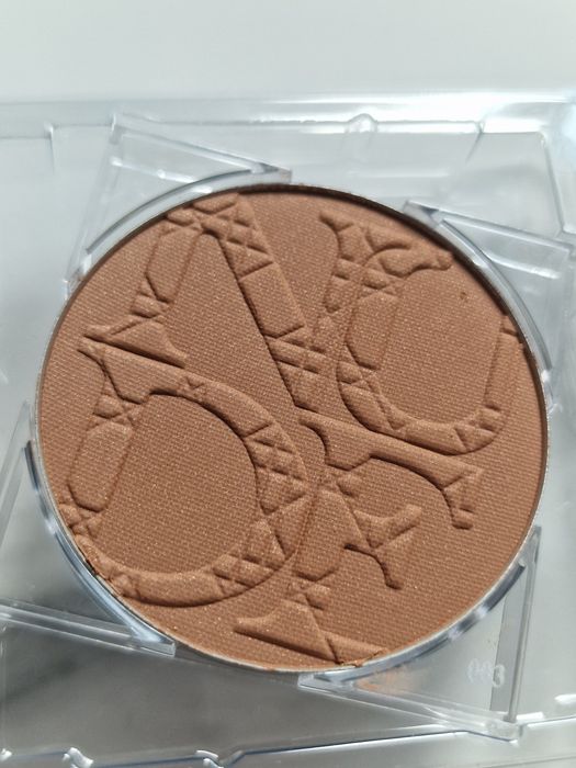Bronzer Dior nude 003 ze złotymi drobinkami