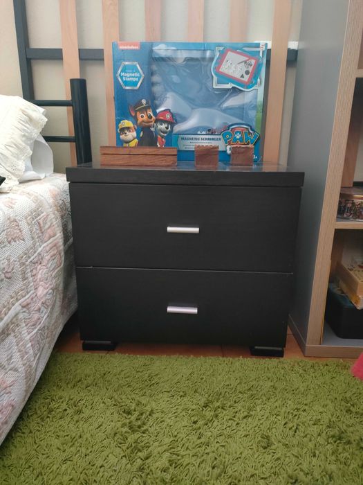 Vendo mesinha de cabeceira castanha