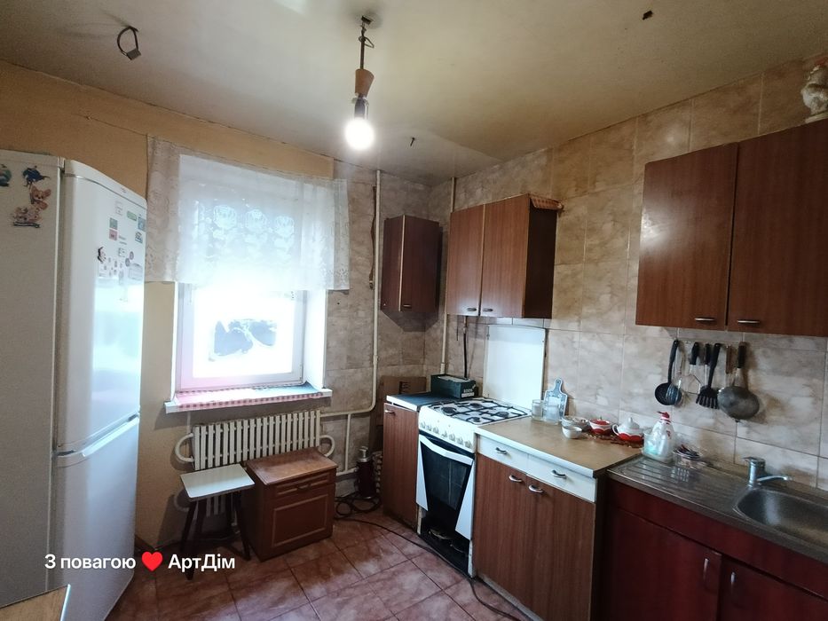 Продам 2-ну квартиру лівий берег 5 мікрорайон