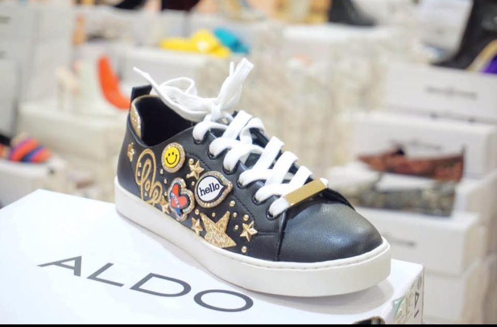 Sapatilha Aldo - pele com apliques - pouquíssimo uso - Tam 38
