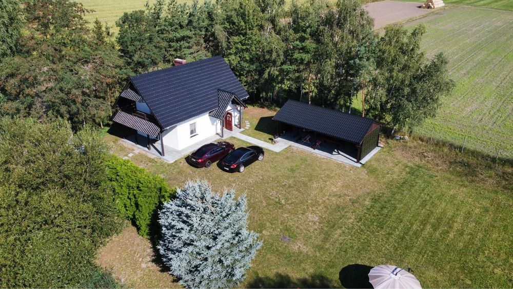 Domek nad stawem w okolicy Boszkowa