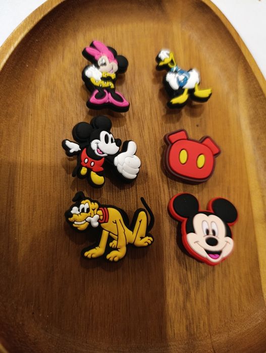 Przypinki piny do butów typu crocs jibbiz Disney Mickey Minnie 6 szt