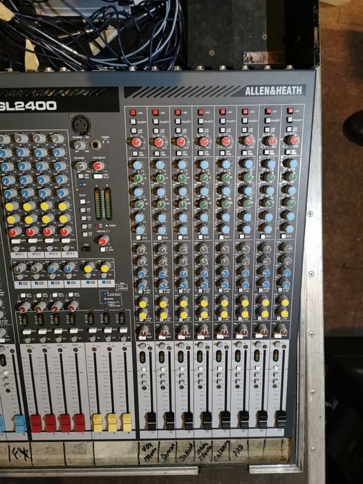Mesa de som analógica Allen&Heath GL2400