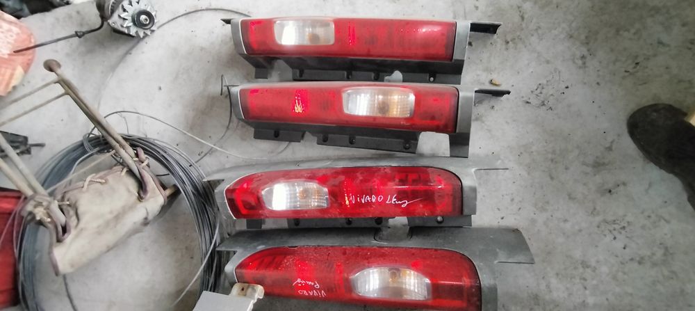 Lampy tył prawa lewa Vivaro Trafic Primaster