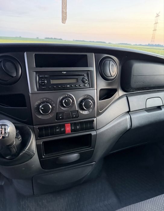 IVECO DAILY 35S21  3.0 diesel MAXI 2015 rok  doka 7 osób/brygadówka  210km