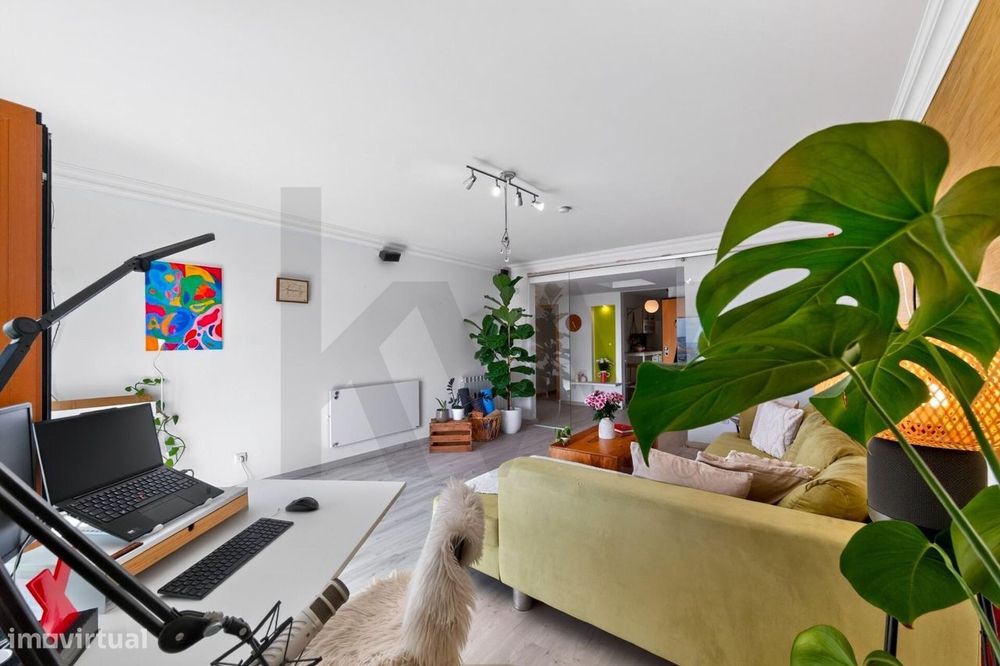Excelente Apartamento T2 com Vista Mar e Estacionamento – Ericeira