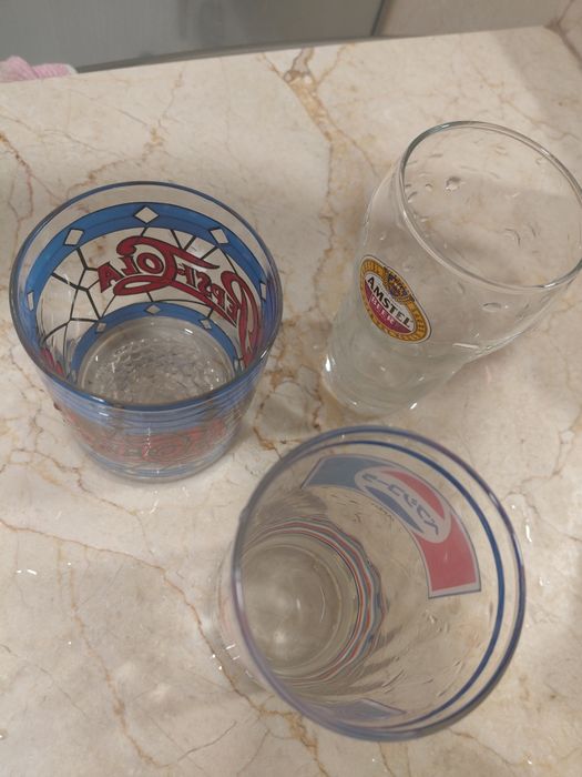 Copos de marcas conhecidas,  antigos