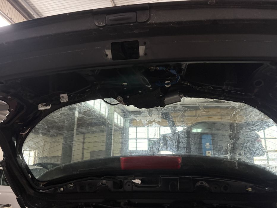 Klapa bagażnika tył pod kamerę KIA CEED II GT LINE HB kod lakieru 1K