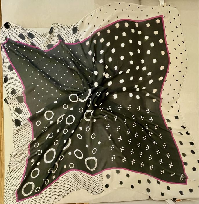 Lio•jo  . Хустка . Нова . Італія