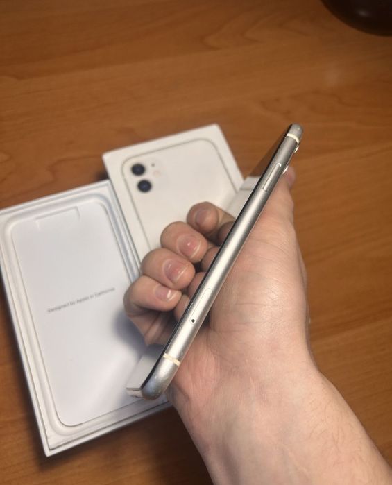 iPhone 11  продамм