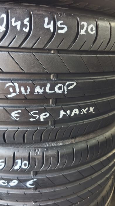 Pneus 245/45/20 Dunlop E