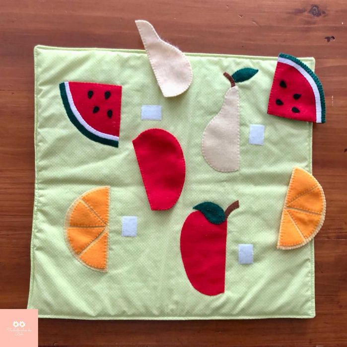 Puzzle educacional feito em feltro (frutas)