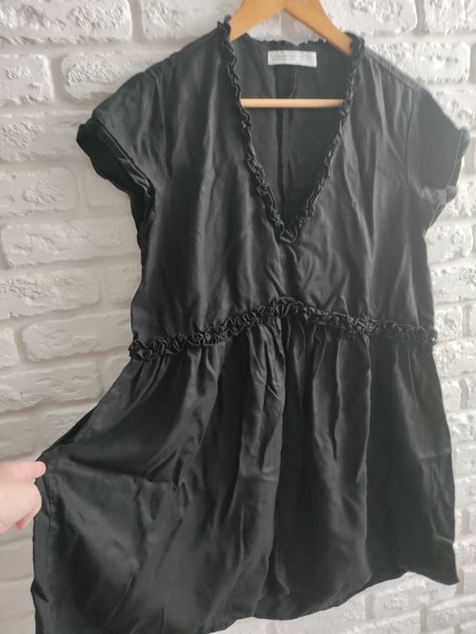 Сукня  чорного кольору zara,розмір s
