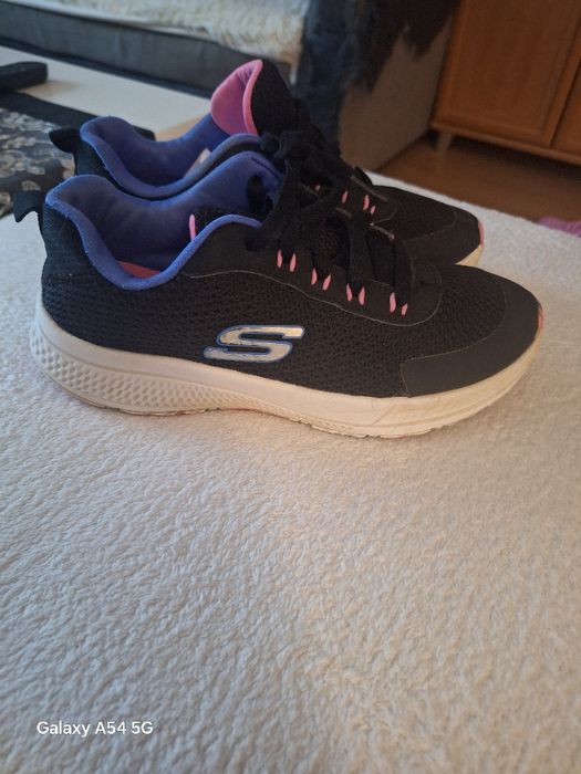 Adidasy skechers dla dziewczynki