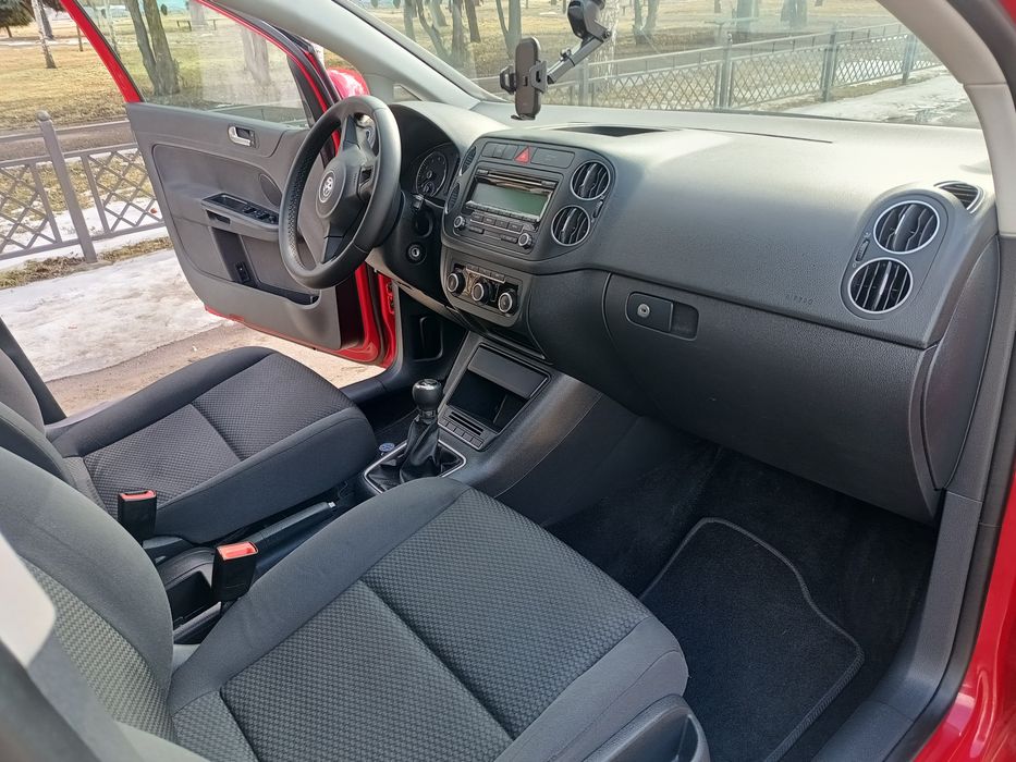 Volkswagen Golf+ 6 Гольф 2011 року 1.6 mpi Нефарбована Гарний стан