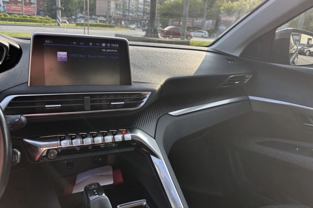 Продам пежо 3008