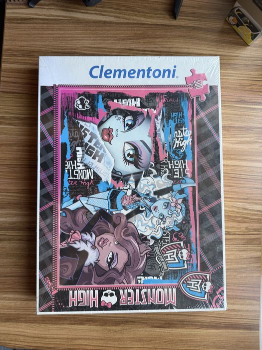 puzzle marki Clementoni z serii Monster High