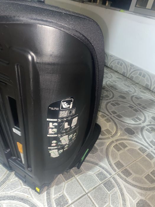 Cadeira para criança nova