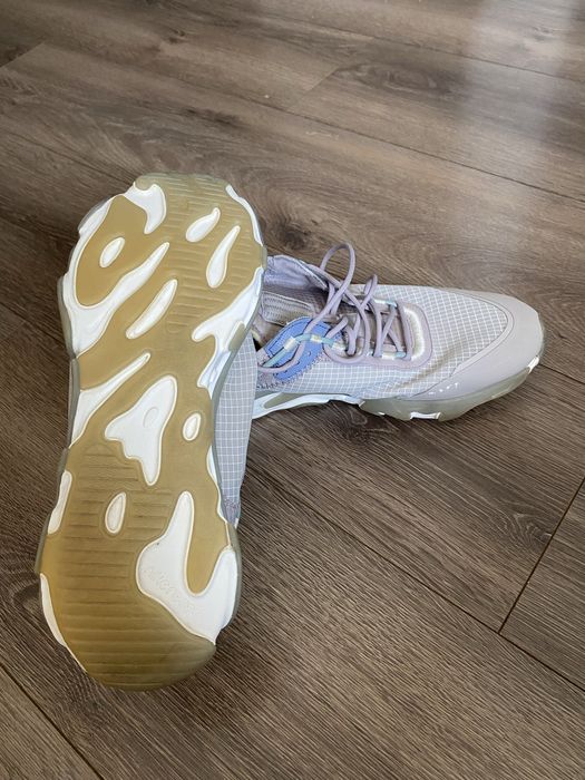 Кросівки Nike  React Live