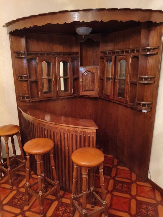 Bar sala em bom estado geral