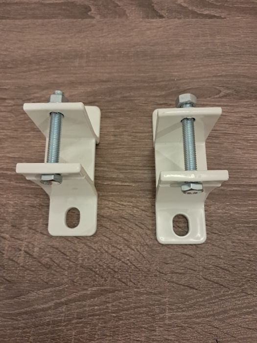 Uchwyty  ścienne do markizy Blooma.