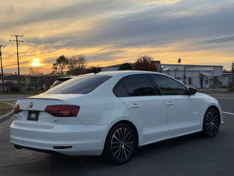 Volkswagen Jetta      2016