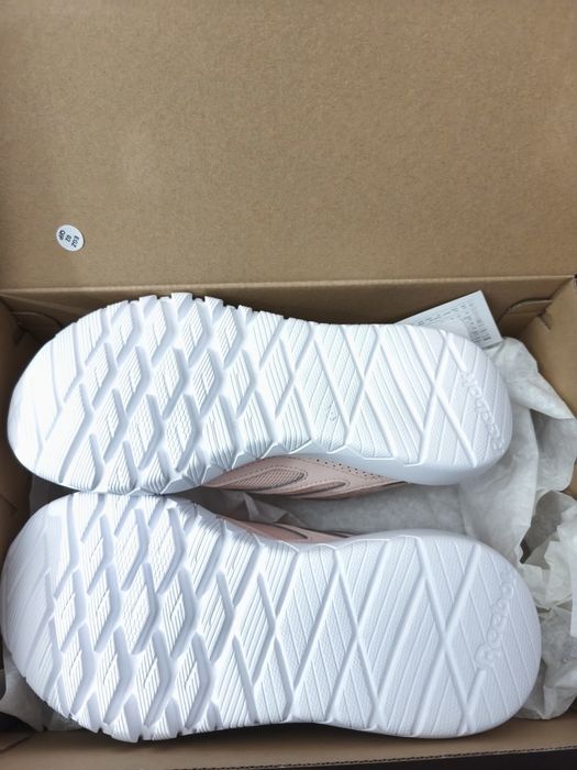 Tênis novos com caixa da Reebok tamanho 35