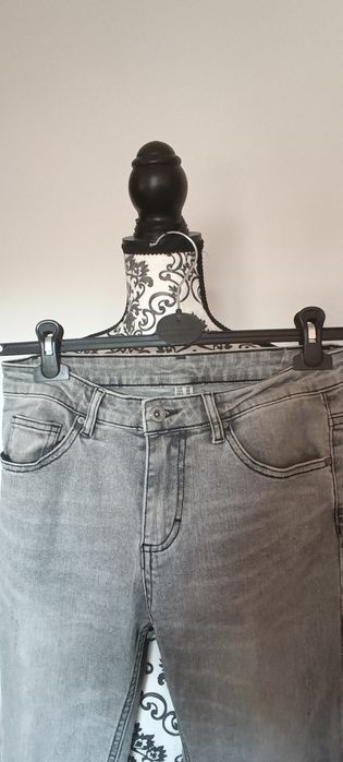 Spodnie jeans szare z zameczkami