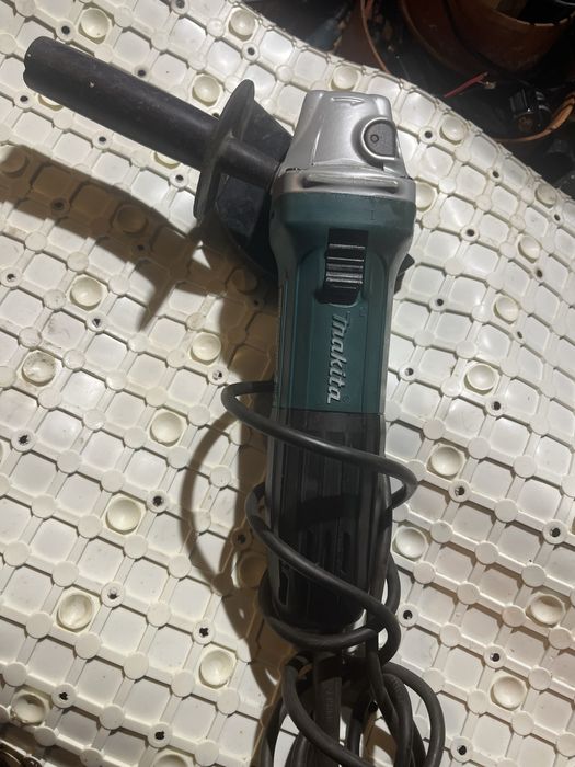 Szlifierka katowa makita GA5030R