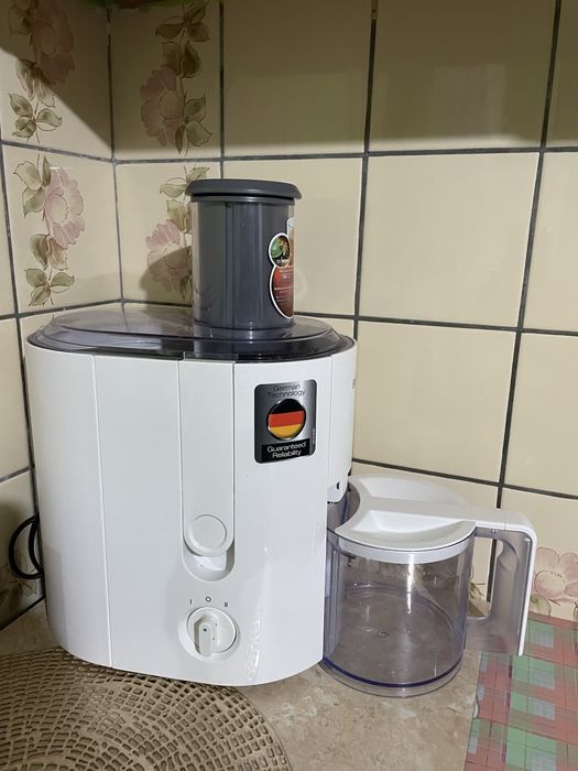 Braun De Longhi Sokowirówka biała 800W