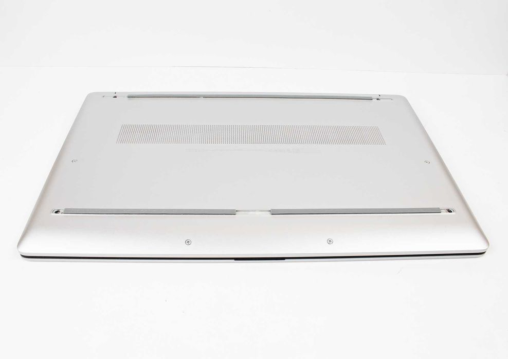 HP Laptop 17-cn3003dx Core i3-N305/ RAM 16 Gb/ SSD 256 Gb/ 17,3" HD+