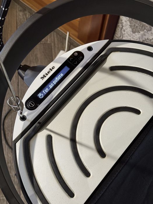 Гладильна система Miele B3847 (Прасувальна система) Відпарювання.