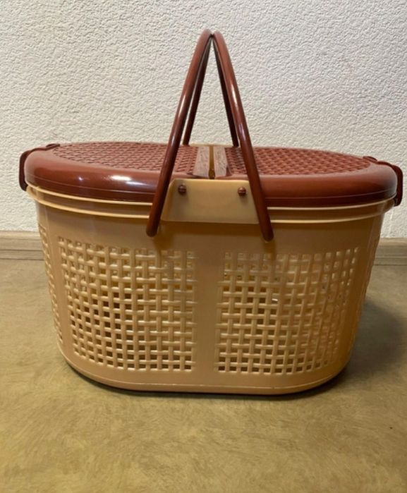 Прийму в дар переноску для домашніх тварин.