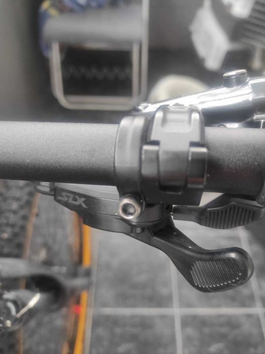 Massi Team elite carbono XL 2023, transmissão SLX, suspensão Judy