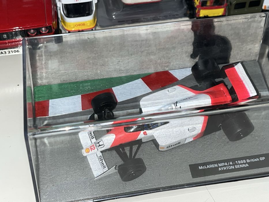 Коллекционная модель Mclaren m4/4