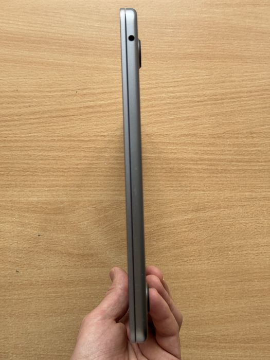Macbook Макбук Air 13.6 m2 2022 8gb 256 ssd б/у стан 8.5/10