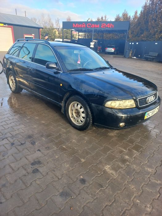 Продам ауді а4 газ /бензин