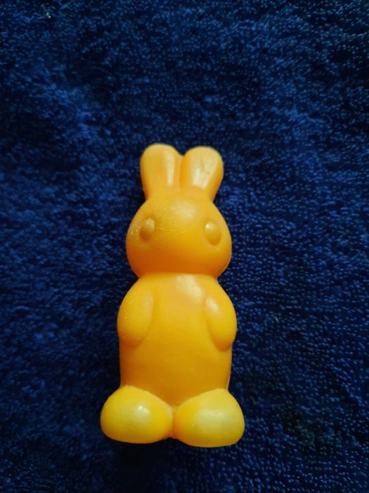 Продам игрушку зайчика.