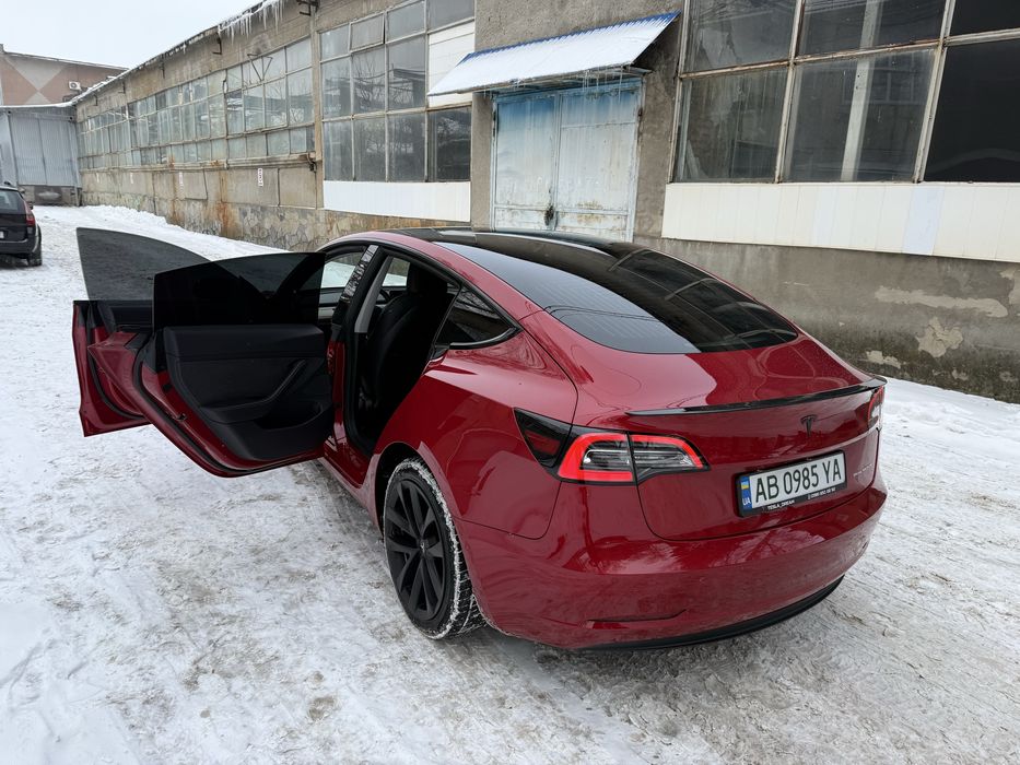 TESLA MODEL 3 (2020 рік)
