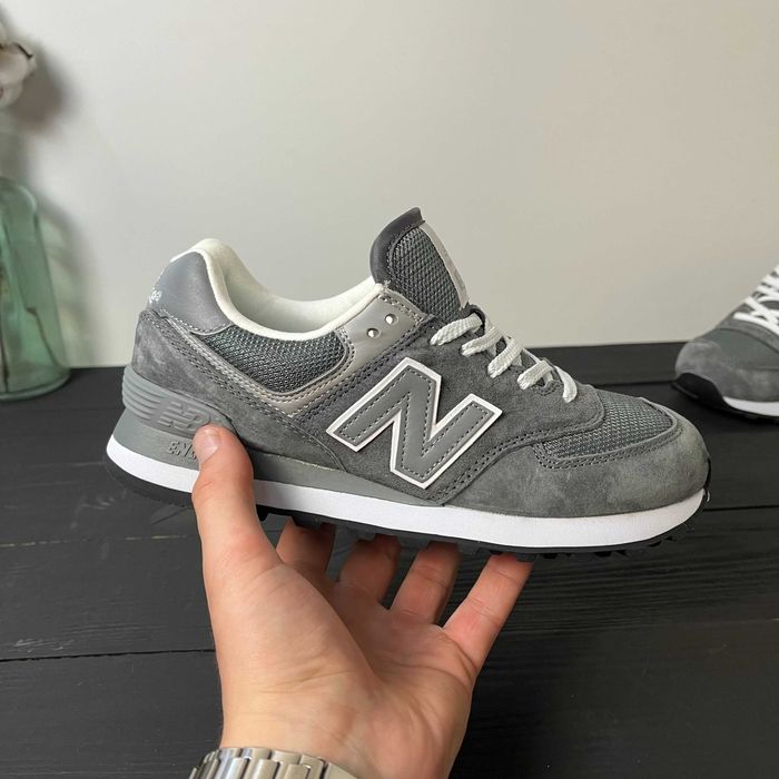 Harga new balance 574 2025