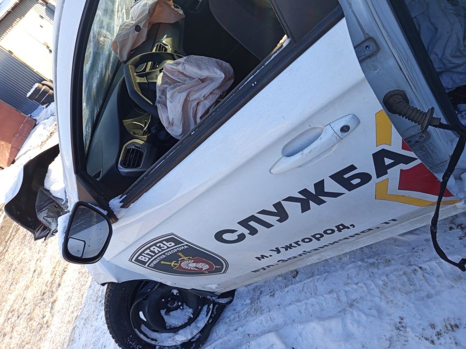 Разборка Citroen C Elysee 1,6 бензин МКПП крышка дверь стоп зеркало